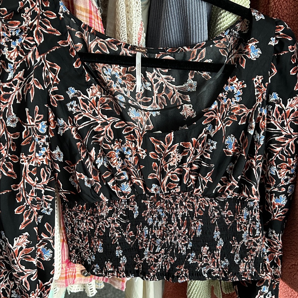 Free People Top NWT  Floral Combo  Print Long Sleeve 5 Button Cuff. - Picture 11 of 11